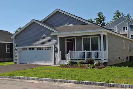 61 Blackstone Dr Raymond, NH 03077