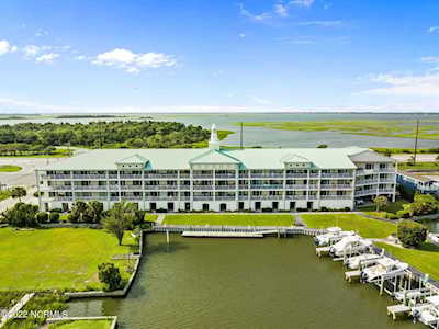 212 Old Causeway Road Beaufort, NC 28516