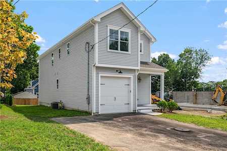 19 W Earle St Cumberland, RI 02864