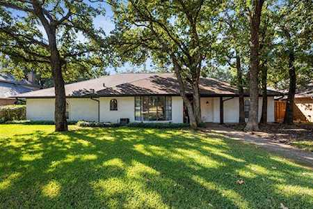 2114 Riverforest Drive Arlington, TX 76017