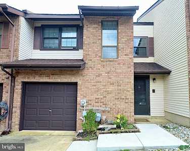 54 Lafayette Ln Cherry Hill, NJ 08003