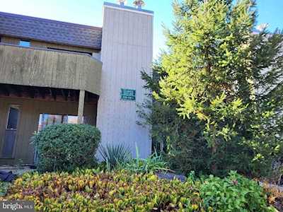 25 Church Rd S Maple Shade, NJ 08052