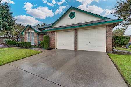 4615 Yale Drive Grand Prairie, TX 75052