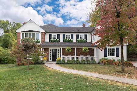 33 Willow Hill Rd Ladue, MO 63124