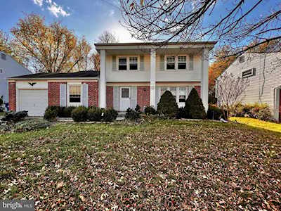 111 Acorn Ln Voorhees, NJ 08043