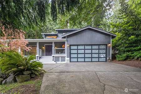 6687 NE Bayview Blvd Bainbridge Island, WA 98110