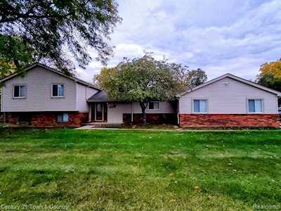 35741 Springvale St Farmington Hills, MI 48331