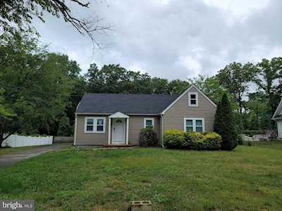 21 Raymond Ave Toms River, NJ 08755