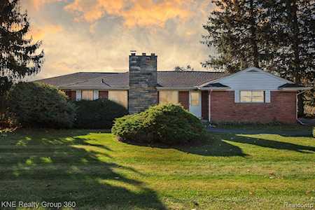 881 S Pemberton Rd Bloomfield Twp, MI 48302