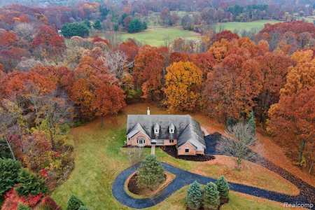 2845 Foxfire Dr Milford Twp, MI 48380