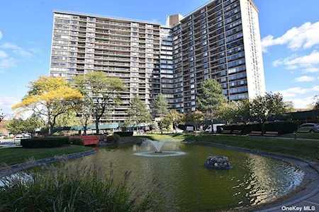 2 Bay Club Drive #5E Bayside, NY 11360