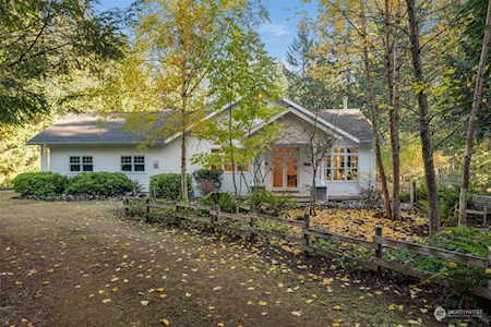 23406 Landers Rd SW Vashon, WA 98070