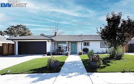 2401 Gerarldine Dr Pleasant Hill, CA 94523