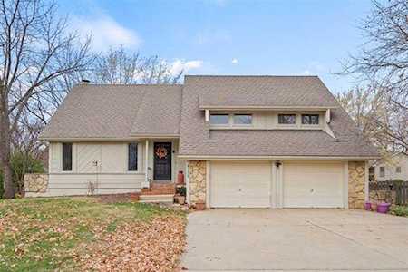 4379 SW Breezy Point Ln Lees Summit, MO 64082