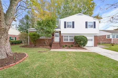 33 Southwind Dr Hampton, VA 23669