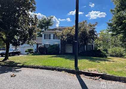 34 Waldhaven Court Piscataway, NJ 08854