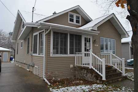 862 3rd St Menasha, WI 54952