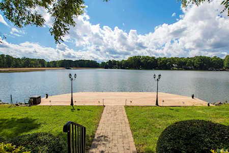 222 Lochwood West Drive Cary, NC 27518