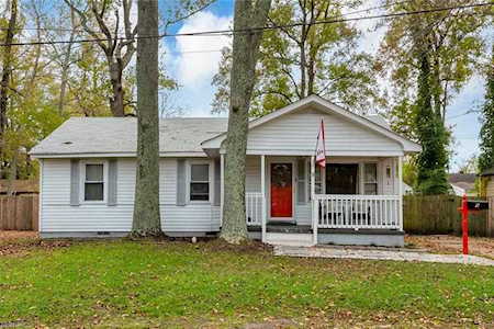 9 Beacon Rd Portsmouth, VA 23702