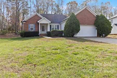 7146 Oxford Bluff Dr Stanley, NC 28164
