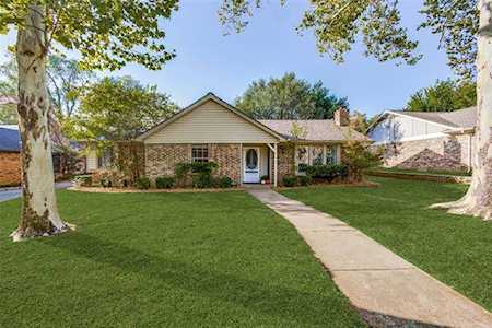 725 Highland Park Drive Hurst, TX 76054