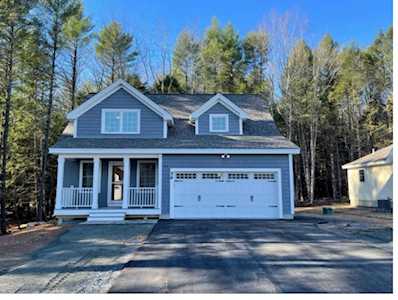56 Three Ponds Dr Brentwood, NH 03833