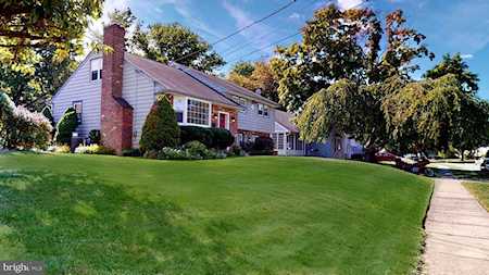 223 Woodstock Dr N Cherry Hill, NJ 08034