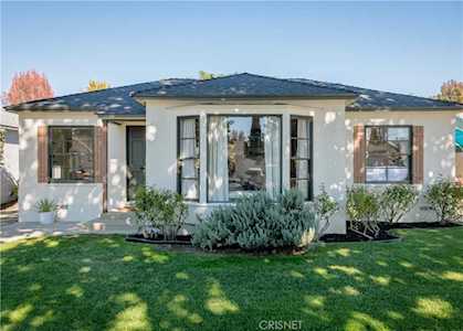 17551 Lemay Place Lake Balboa, CA 91406