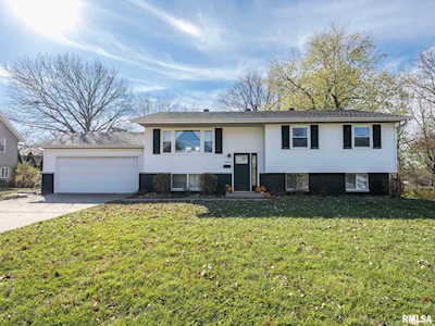 2012 W Delray Dr Peoria, IL 61614
