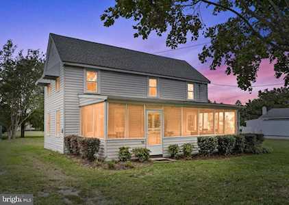 58 Woodland Ave Ocean View, DE 19970