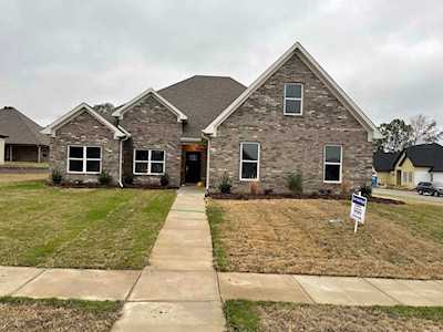 2104 Sable Oaks Circle Bryant, AR 72022