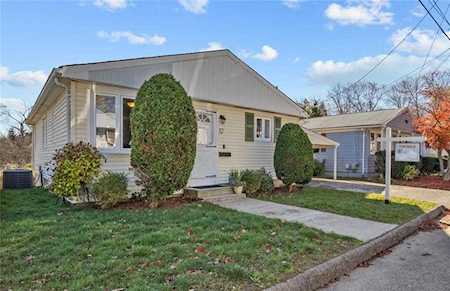 52 Alexander St North Providence, RI 02904