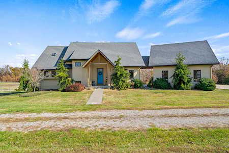 8520 N Nature LN Columbia, MO 65202-9183