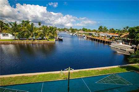 331 E Mcnab Rd #219 Pompano Beach, FL 33060
