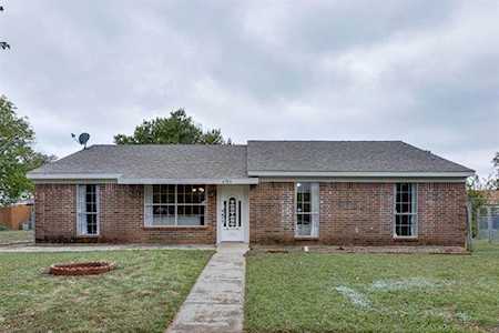 6703 Overpark Court Dallas, TX 75217