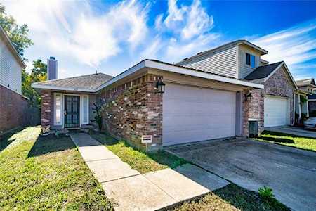 213 Cliff Heights Circle Dallas, TX 75241
