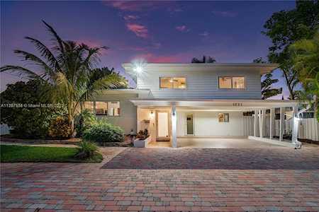 1771 NE 35th St Oakland Park, FL 33334