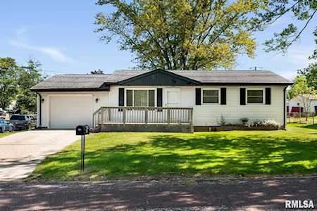 202 Oriental Dr Washington, IL 61571