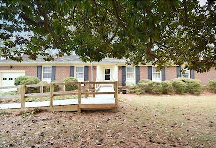 30 Early Dr Portsmouth, VA 23701