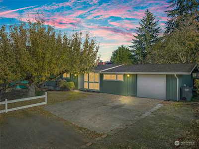 3007 Elwood Dr W University Place, WA 98466