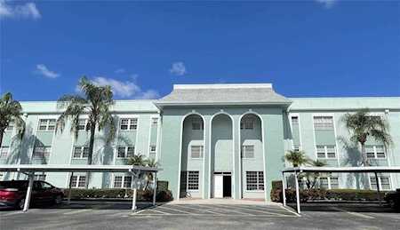 701 Poinsettia Rd #208 Belleair, FL 33756