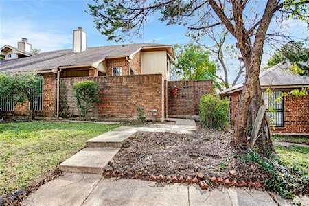 10220 Oak Terrace Circle Dallas, TX 75227