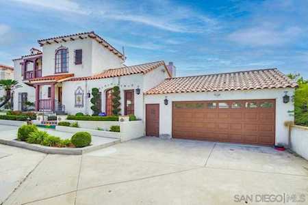 1991 Titus St San Diego, CA 92110