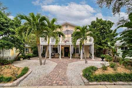 516 Indiana Ave Crystal Beach, FL 34681