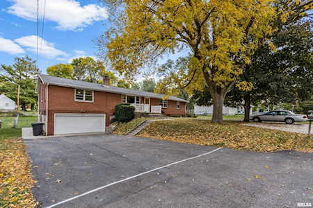 202 Theodore St Washington, IL 61571