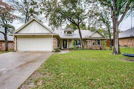 7513 Woodhaven Drive North Richland Hills, TX 76182