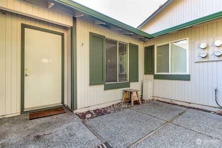 526 S 323rd Pl #11F Federal Way, WA 98003