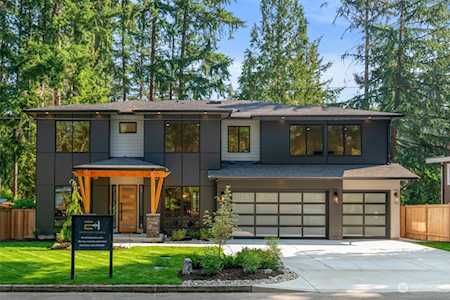 1822 152nd Ave SE Bellevue, WA 98007