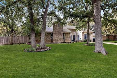5701 Stage Line Court Arlington, TX 76017