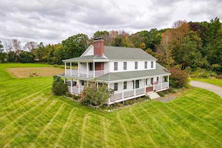 12 Mad Brook Rd North Brookfield, MA 01535